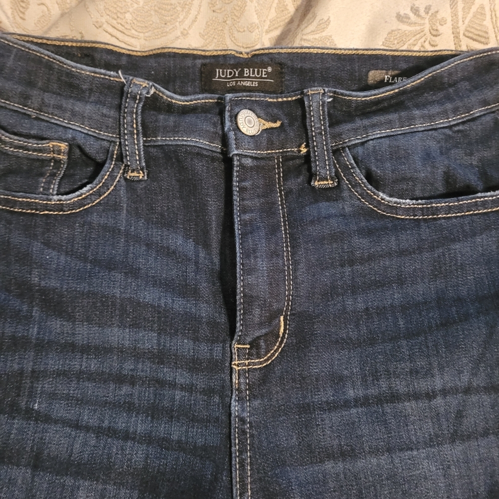 Judy Blue Lily High Rise Raw Hem Flare Dark Wash Jeans - Size 7/28 - Picture 10 of 15